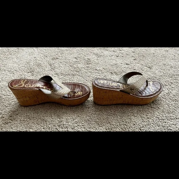 EUC Women’s Sandals - Picture 5 of 9